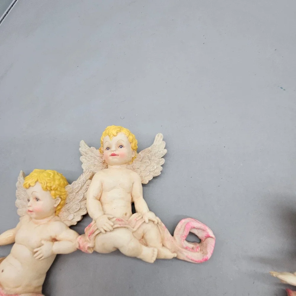 Christmas Around the World Cherub Angel Wall Plaques Set of 2 Pairs Pink Resin